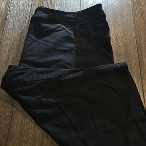 Chico's Weekend Sz. 16 Black Capris Pants